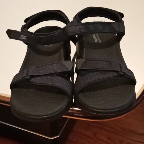 sketchers walking sandals